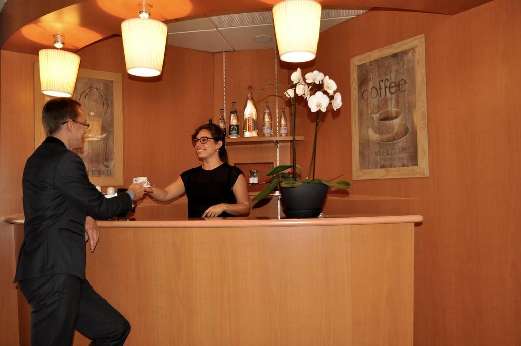 Mercure Rennes Centre Place Bretagne Екстер'єр фото